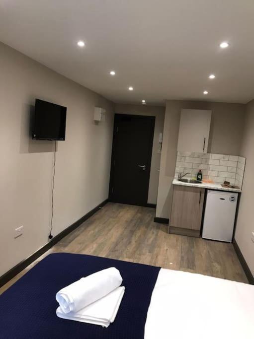 Bedfont House Apartment Hillingdon Exterior photo